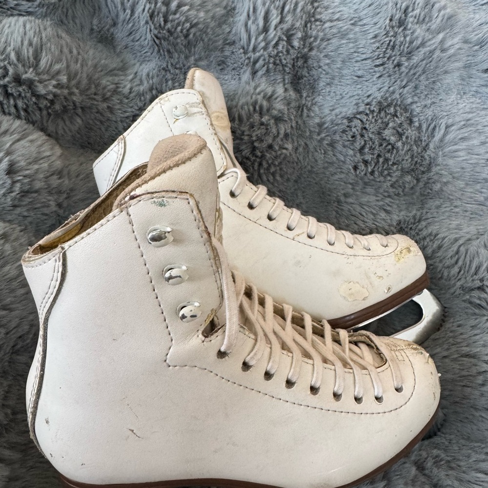 Jackson Classique Figure Skates - Size 3